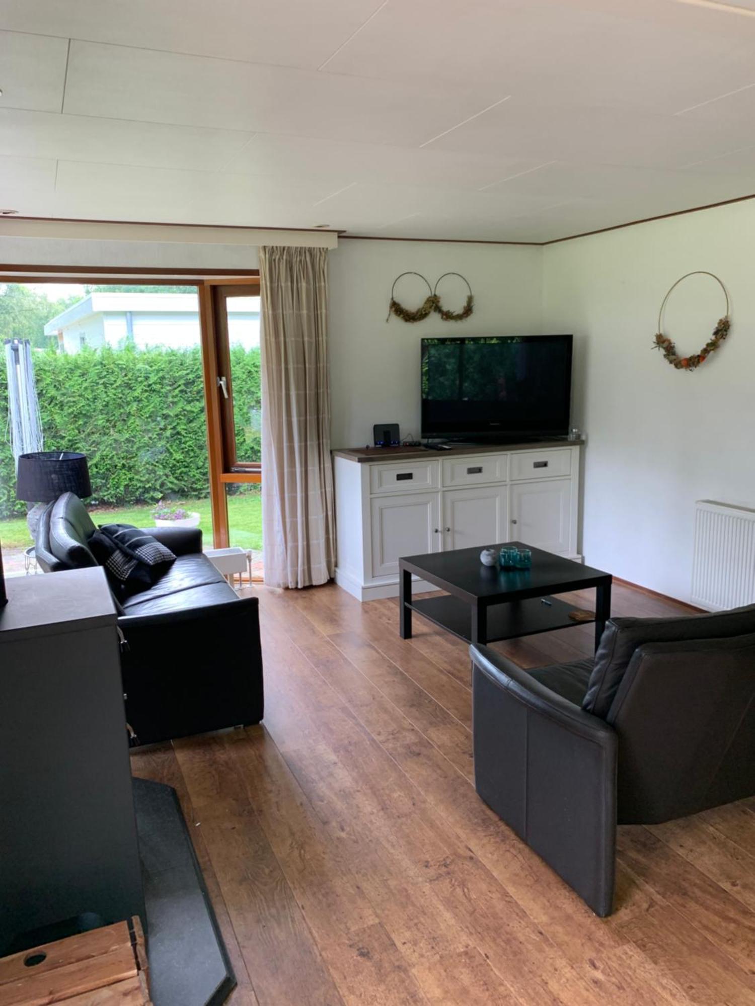 Dubbele Chalet Op Recreatiepark Topparken Op De Veluwe In Beekbergen Met Grote Vrije Tuin En Eigen Parkeerplaats 객실 사진